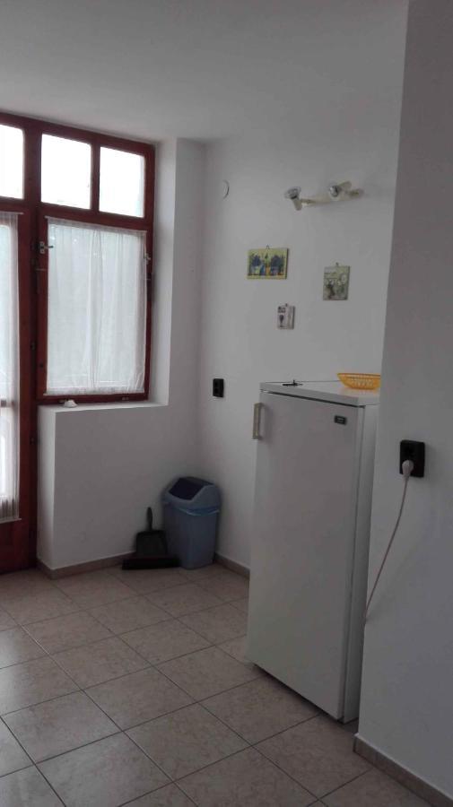 Apartment Balatonlelle 6 Buitenkant foto